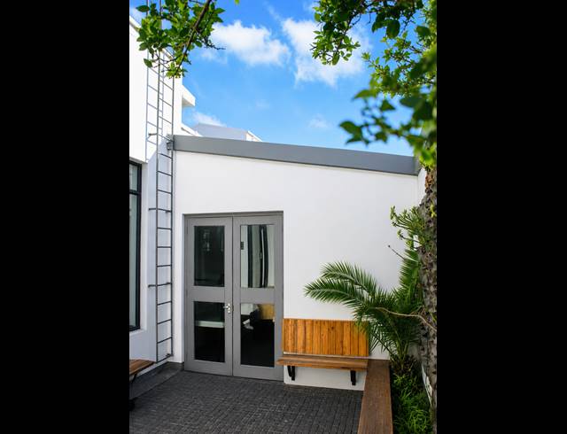 180M² BUILDING TO LET IN WOODSTOCK